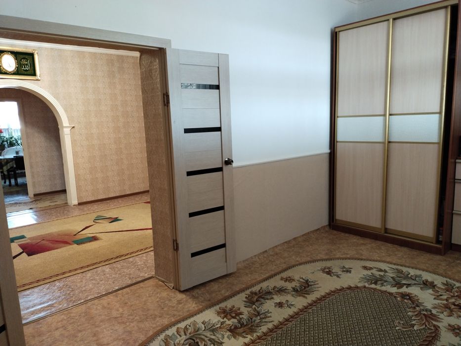 Продаётся в связи с переездом  4-х комнатный дом в 8 участке (АТАМУРА)