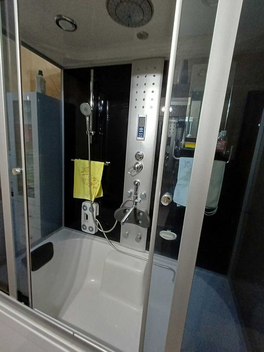 vand apartament doua camere decomandate