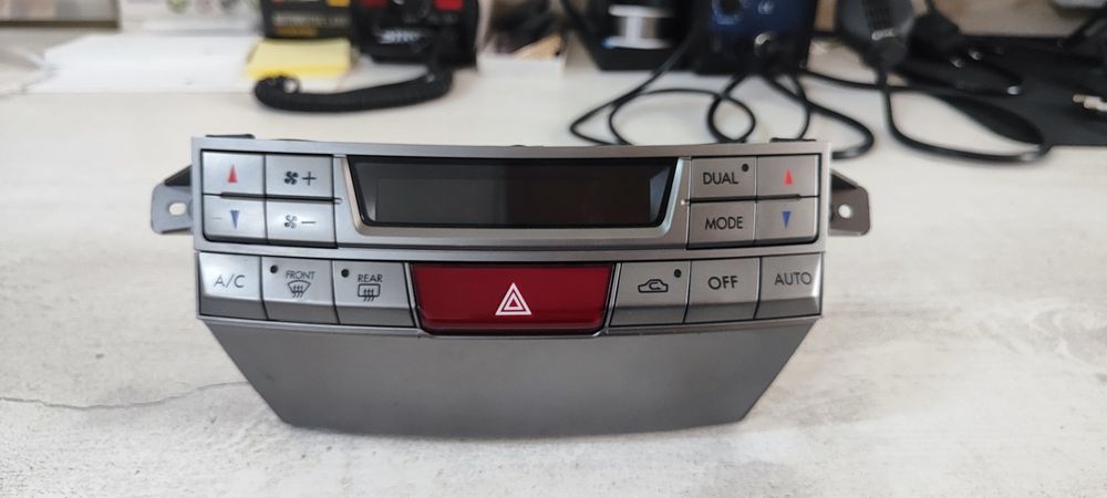 продам панель климат контроля субару оутбек 2012