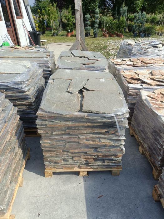 Vindem piatră naturala super calitate ideală pentru amenajări curți pentru decor preț în funcție de calitate superioară