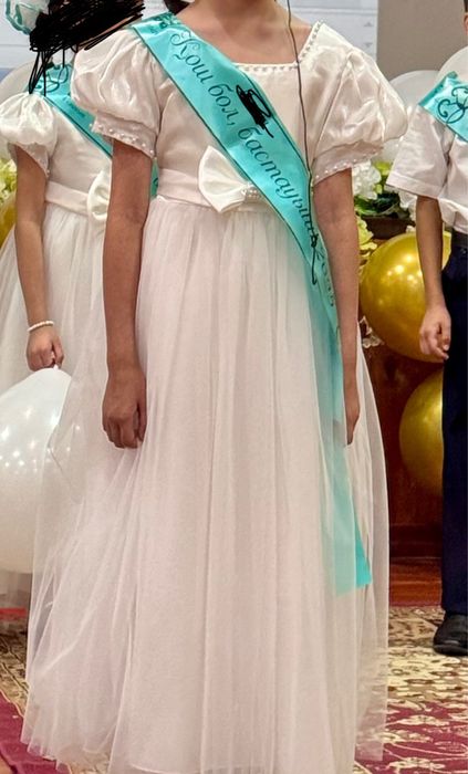 Платье. Белое платье для девочки