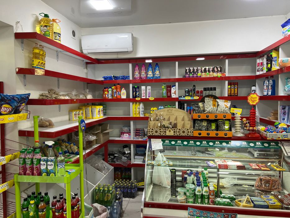 Витринные полки для мини маркета