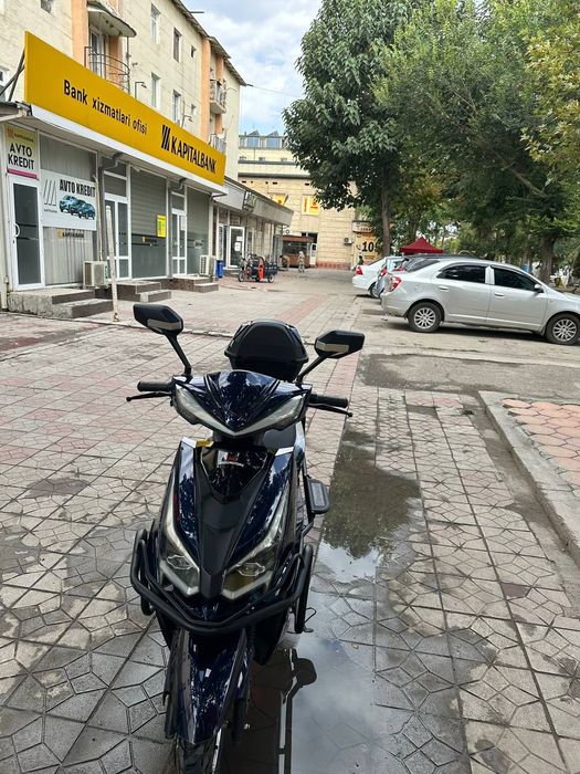Скутер сотилади почти янги