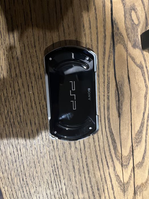 Продам SONY PSP в хорошем состоянии