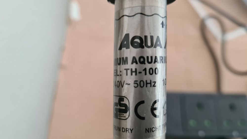 Controller și incalzitor pentru acvarii