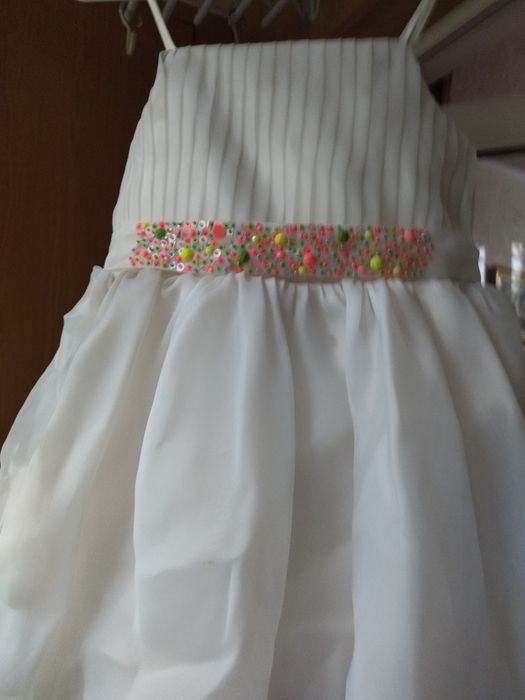 Продам платье белое и нежно розовое