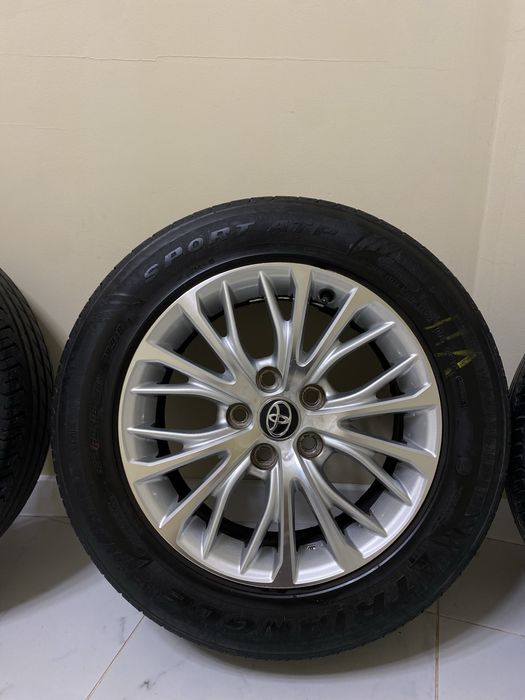 Диски с комплектом шин от камри 70  215/60 R16
