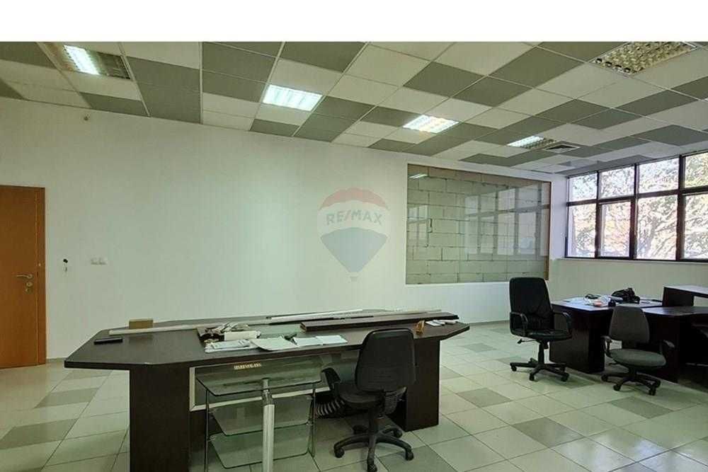 Продава се Офис в к.к. Пампорово - 242 кв.м за 6 €/кв.м - Снимка #19