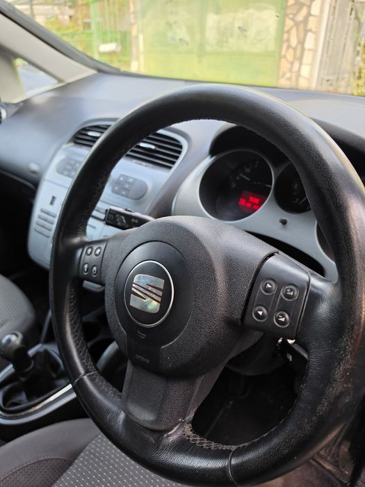 СЕАТ АЛТЕА XL 2.0 140 Коня 6 Скорости  2007 год продава се цяла