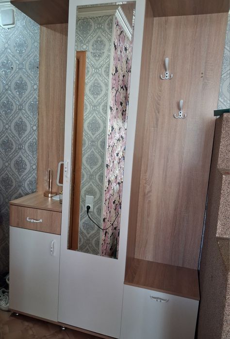 Продам прихожку срочно