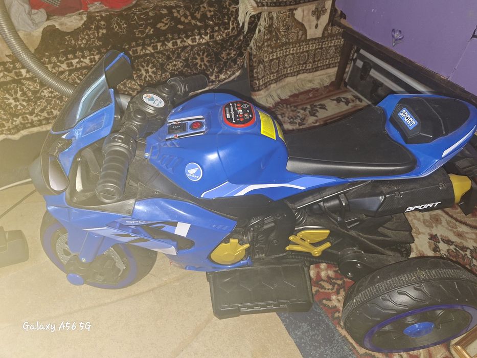 Motocicleta electronic