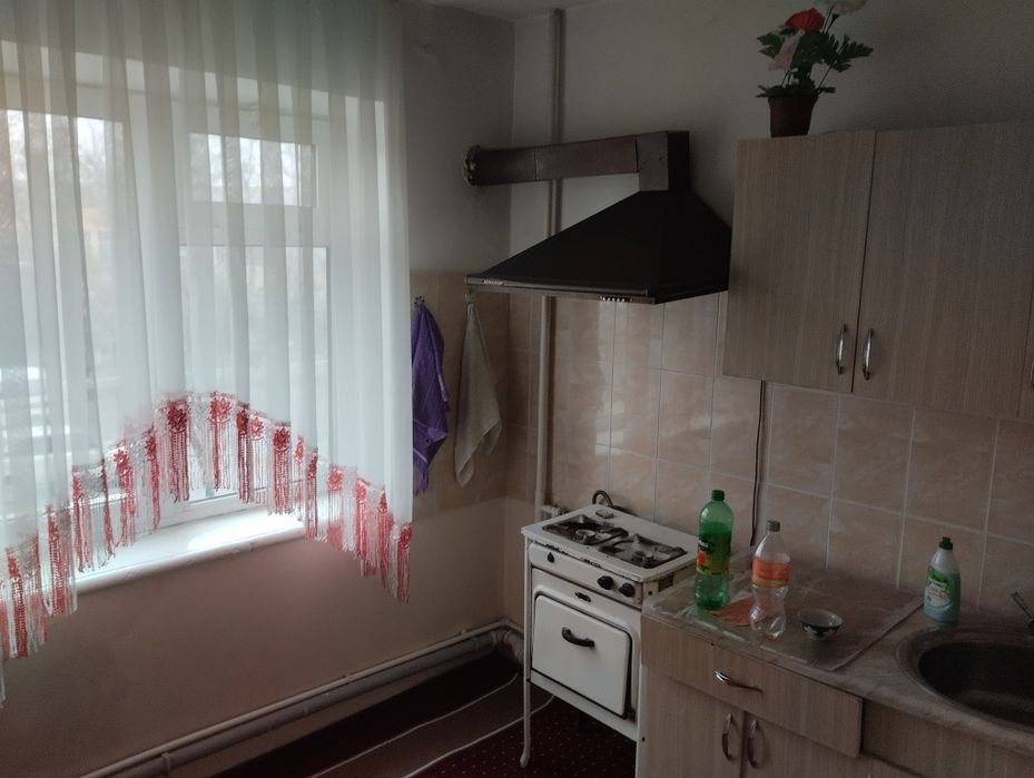 Assalomu alaykum kirgili 24 maktab roparasida 2 xonali uy