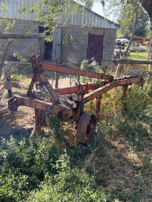 Плуг 4-корпусной универсальный