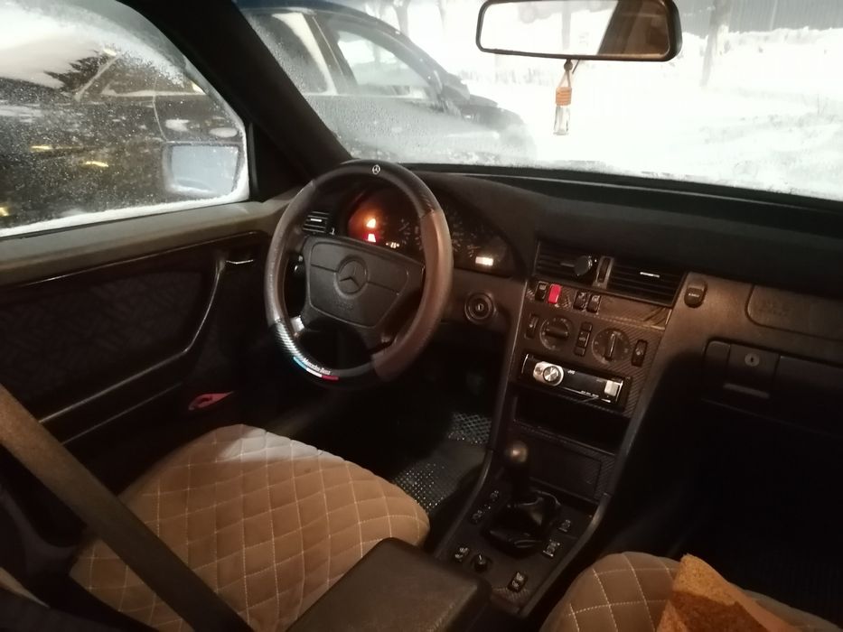 Продается Mercedes benz C class 220