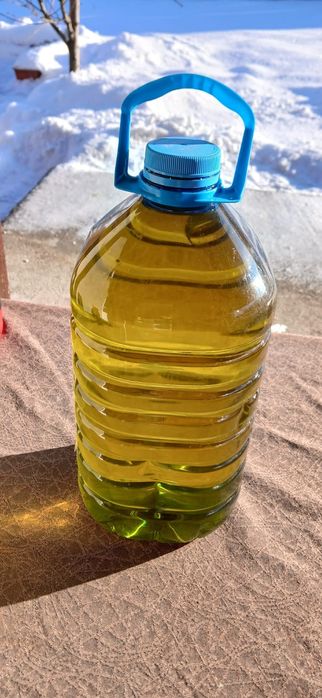 Vând ulei Floarea soarelui