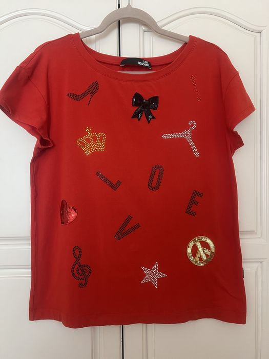 Червена тениска love moshino