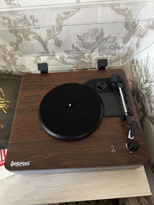 Продам виниловый проигрователь и пластинки