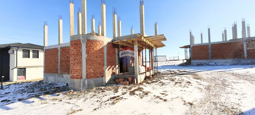 Фамилна двуетажна къща за продажба, с.Кичево, обл.Варна, ЙГ