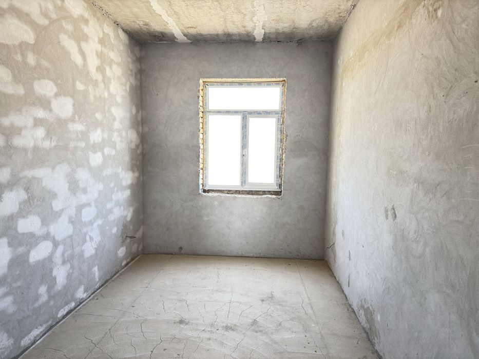 Йўл бўйича 3 хонали квартира сотилади