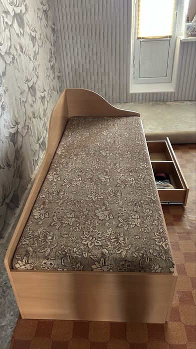 Продам кровать-тахту