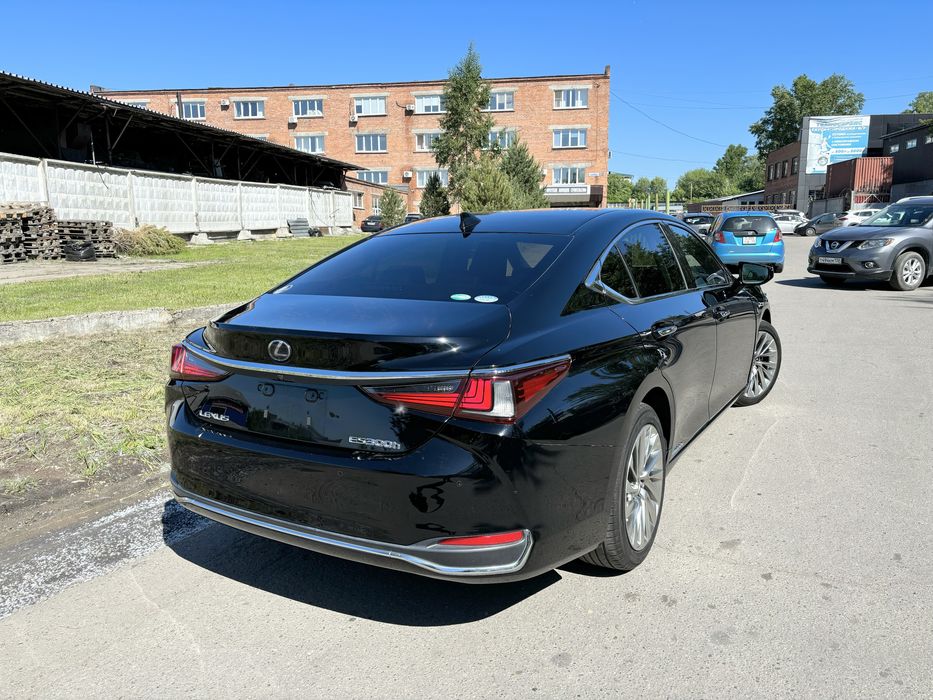 Lexus ES300h 2019 в разборе