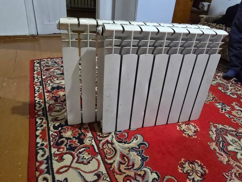 Продам батареи 1000 секция