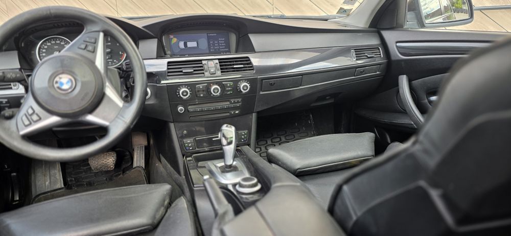 BMW 530 E61 Facelift Full Full 4x4 X Drive trapa Panoramic ventilației  head up display navigație mare cârlig electric suport pahare