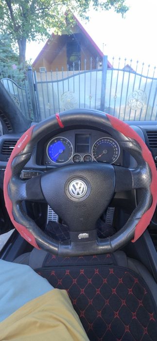 Vând golf 5 GTI .