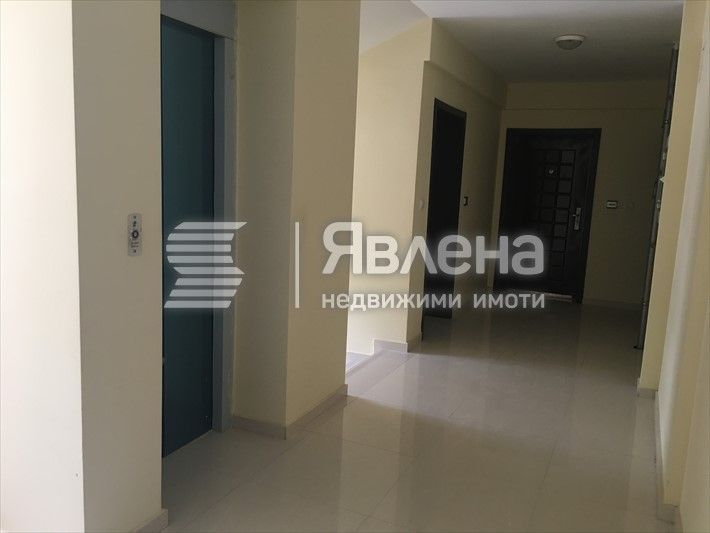Продава се Двустаен апартамент в Варна, Бриз - 100 кв.м за 1800 €/кв.м - Снимка #7