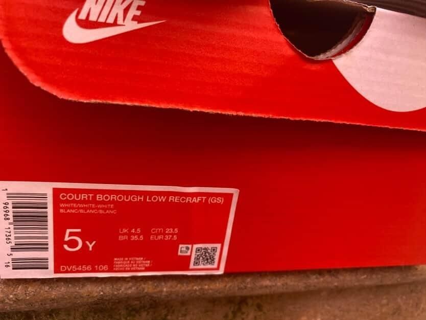Маратонки Nike бели
