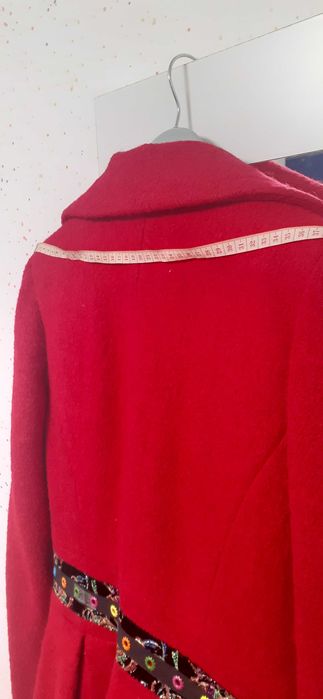 Haină stofa roșu