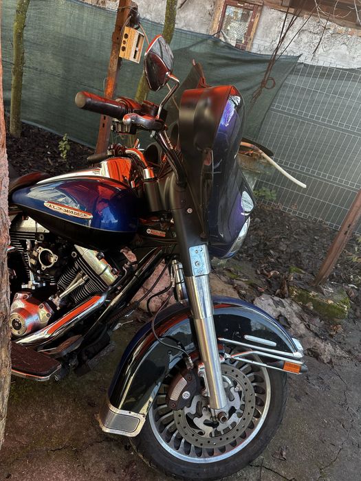 Motocicleta Harley-Davidson FLHTK limited edition