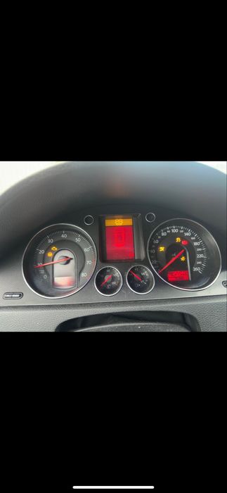 Passat b6 1.6 fsi AVARIAT