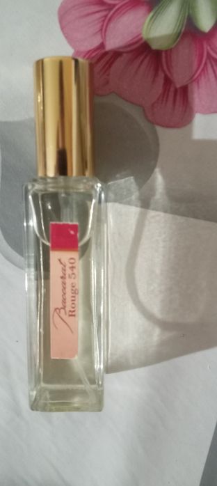 Продам парфюм разный