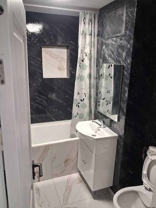 Vând apartament în Craiovița Nouă