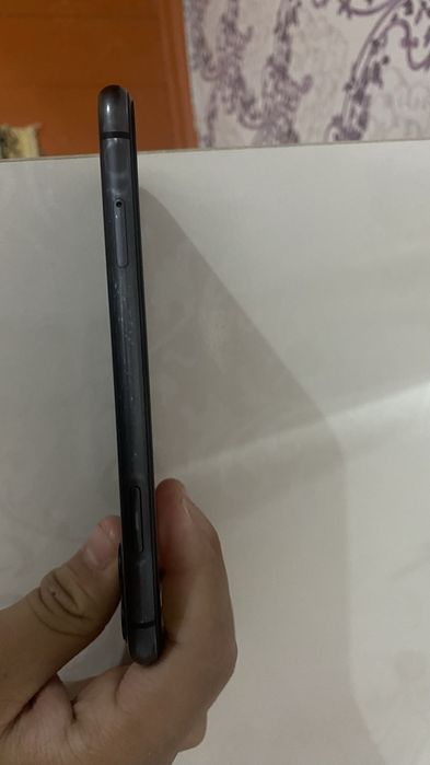 iPhone 11 почти новый