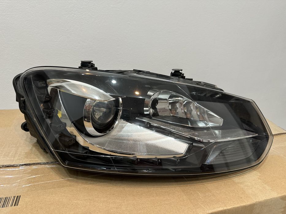 Far original dreapta vw polo 6R xenon led 2009-2014 Europa