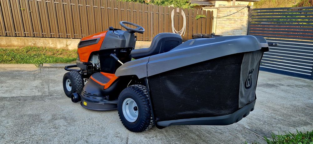 Tractoras gazon / iarba Husqvarna motor Briggs&Stratton 18 CP