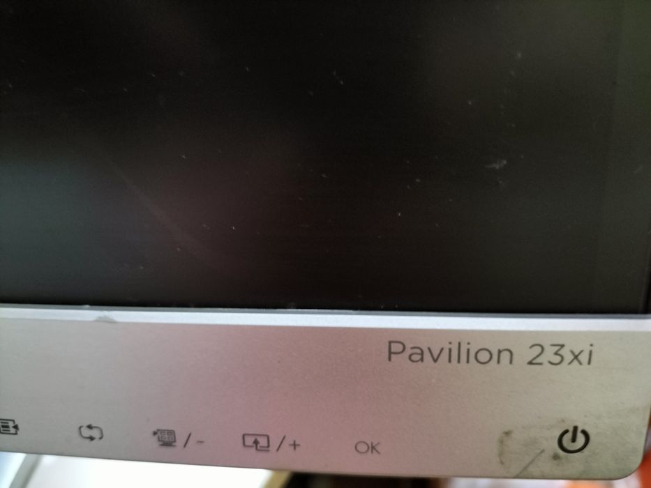 Монитор hp 23 б/у не работает