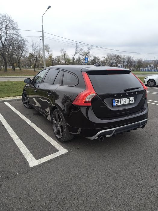 Volvo v60 2.0d R Line automat