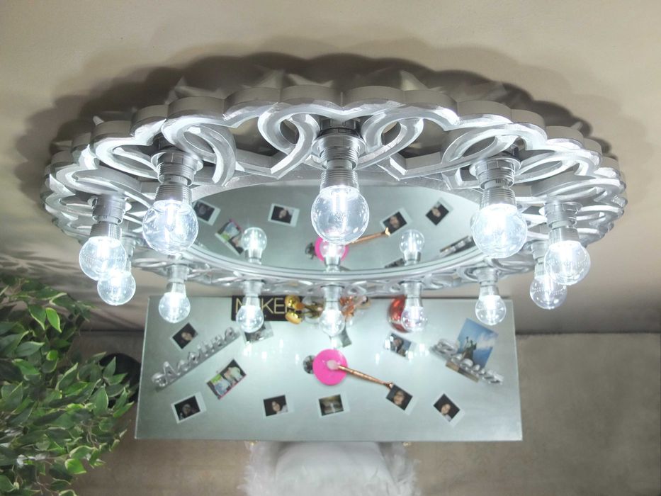 Oglinda Hollywood rotunda cu leduri, rama lemn masiv baroc cristal