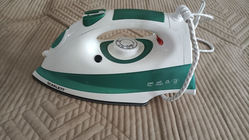 Электрический утюг Scarlett SC-1139S 2200Вт, антипригарное покрытие
