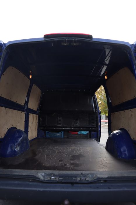 Manipulare marfa, debarasare mobila si transport bunuri