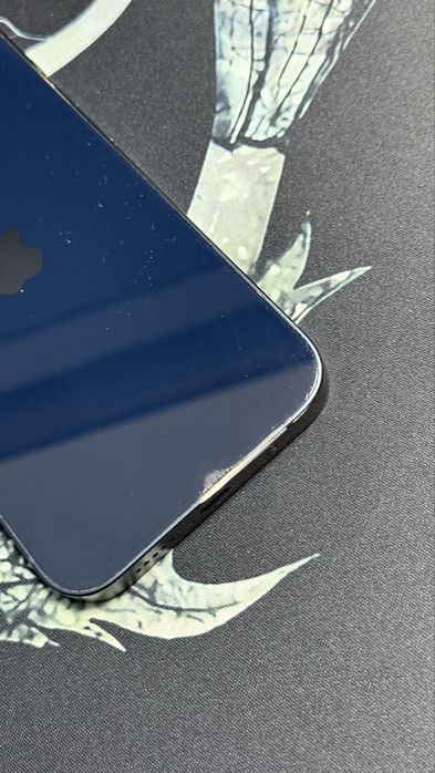 Продам iphone 13 128