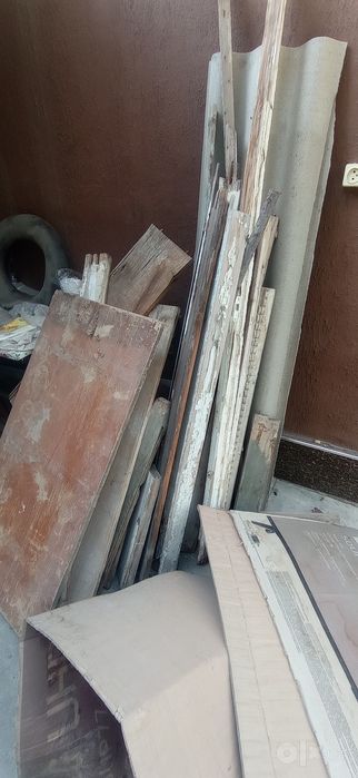 Отдам даром дрова и диван