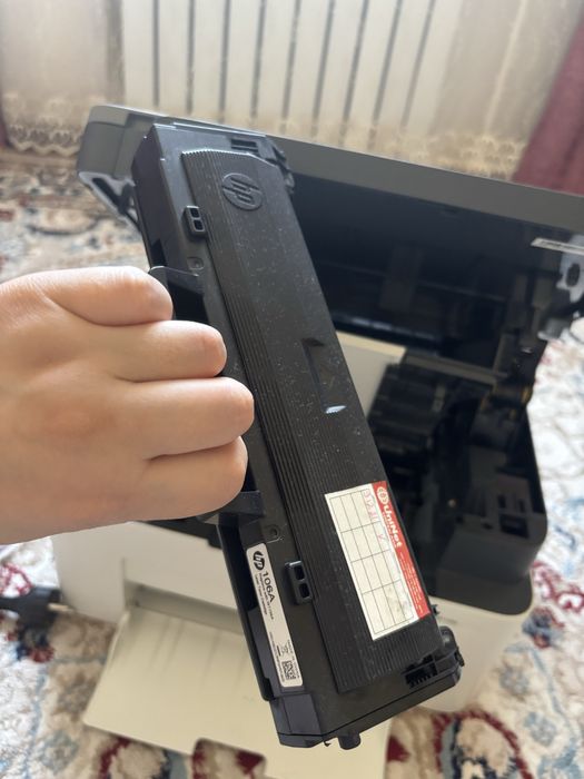 Принтер hp 2в1 ( черный-белый) сатылады!