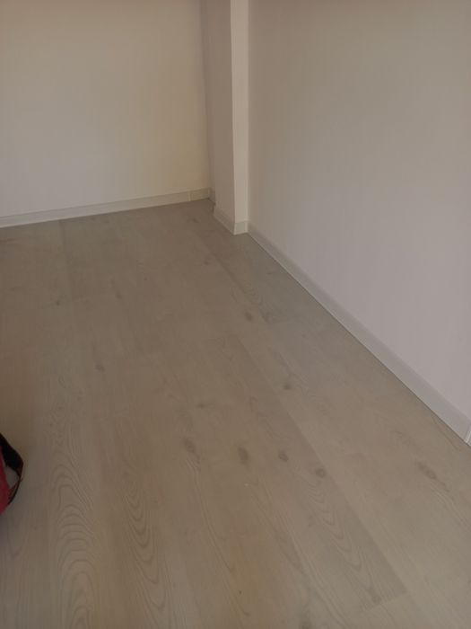 Укладка ламинат , установка дверей межкомнатных и входных дверей , нас ...