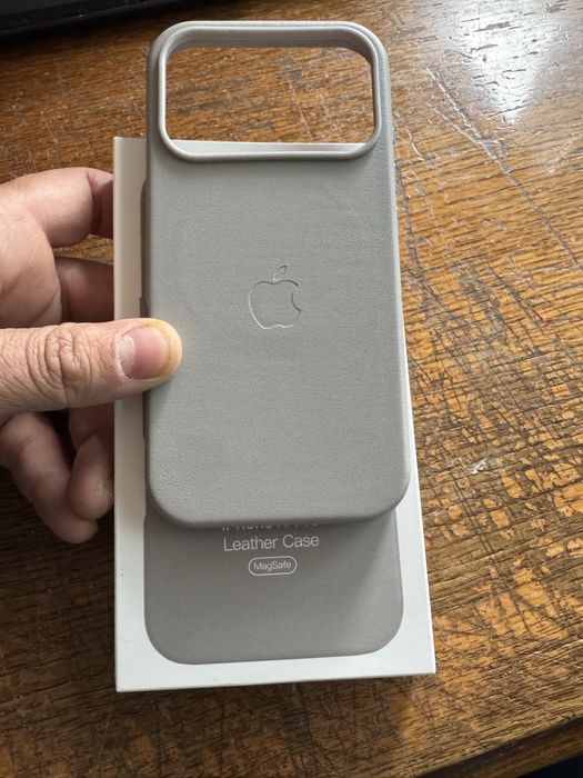 Huse din Piele Iphone 17pro/ 17pro Max/ 17 cu Magsafe