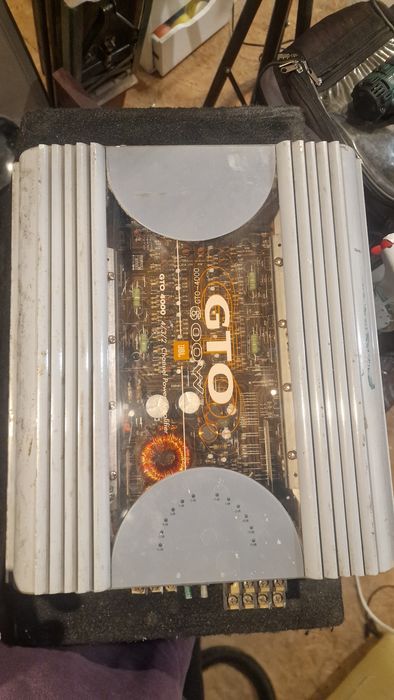Vând amplificator auto