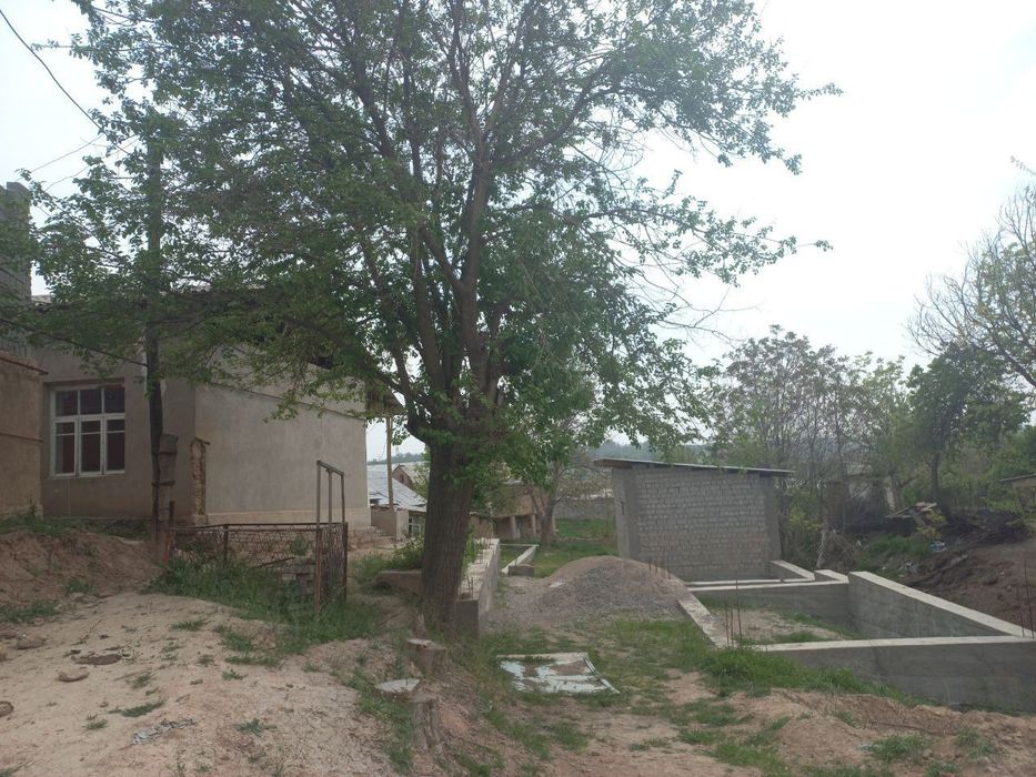 Uchastka uy sotiladi